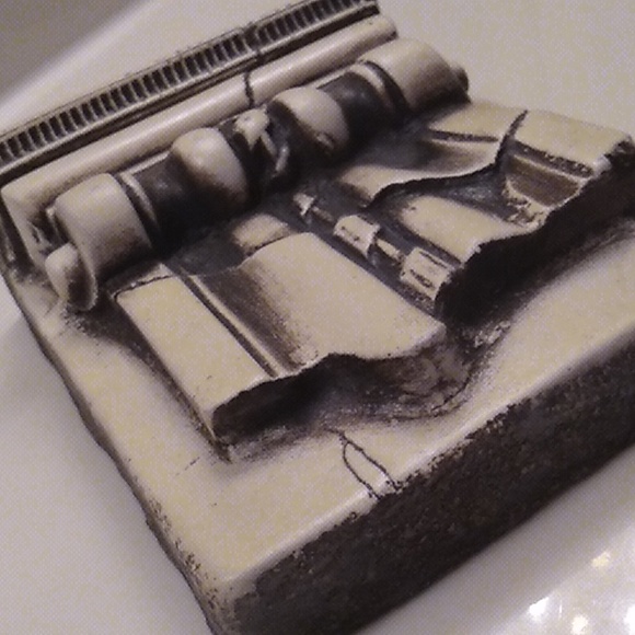 MAIA, bisque column, Atlantis Tile, like Sid Dickens. *Rare & Retired wall art - Picture 5 of 12